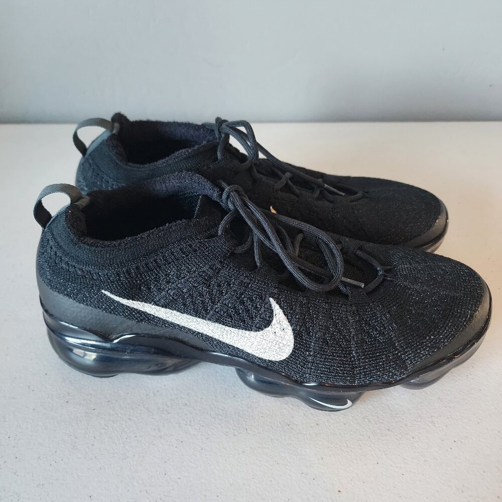 Nike Vapormax Sneaker "EUC" - Picture 6 of 16